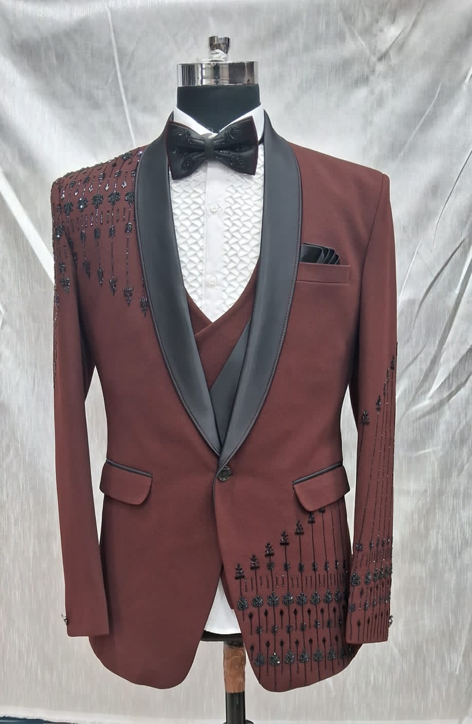 Elegant Maroon Tuxedo Suit